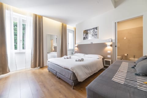 Deluxe Double Room, Private Bathroom, City View (Castello) | Premium bedding, down comforters, memory foam beds, in-room safe