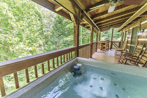Cabin, 2 Bedrooms | Outdoor spa tub