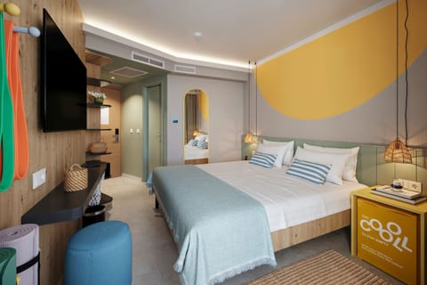 Room for 2 | In-room safe, desk, cribs/infant beds, free WiFi