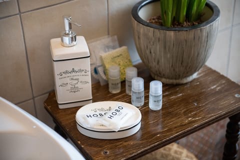 Romantic Room | Bathroom | Free toiletries, hair dryer, bidet, towels