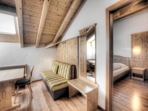 Double Room, Non Smoking, Mountainside | Living area | Flat-screen TV