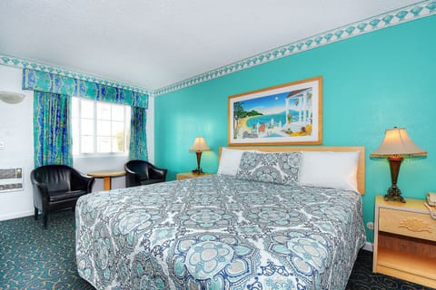 Standard Room, 1 King Bed | Desk, cribs/infant beds, rollaway beds, free WiFi