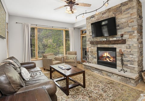 Condo, 2 Bedrooms | Living area | Smart TV