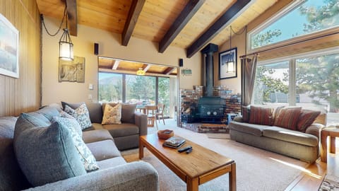 Condo, 3 Bedrooms | Living area | Smart TV, fireplace, DVD player