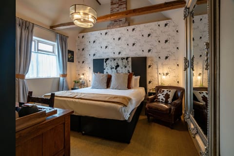 Individually decorated, individually furnished, desk, blackout drapes