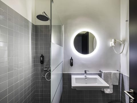 Superior Room, 1 Double Bed, Balcony | 1 bedroom, premium bedding, down comforters, minibar