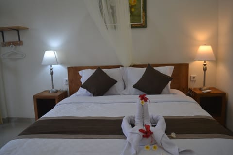 Deluxe Room, Garden View | 1 bedroom, premium bedding, desk, free WiFi