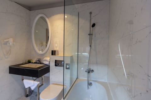 Free toiletries, hair dryer, bathrobes, towels