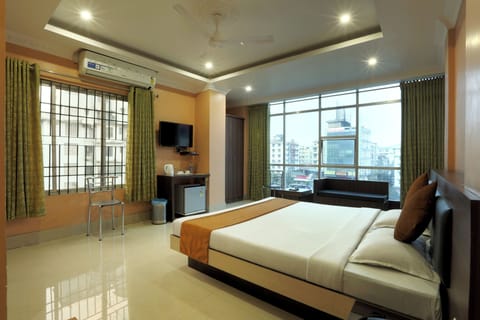 Deluxe Double Room, 1 Double Bed | Premium bedding, desk, blackout drapes, soundproofing