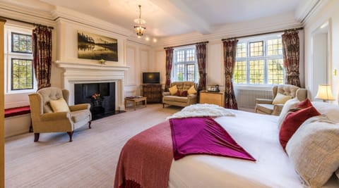 Suite, Ensuite | 1 bedroom, desk, iron/ironing board, free WiFi