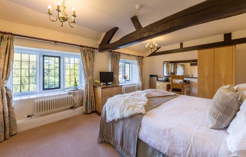 Double Room, Ensuite | 1 bedroom, desk, iron/ironing board, free WiFi