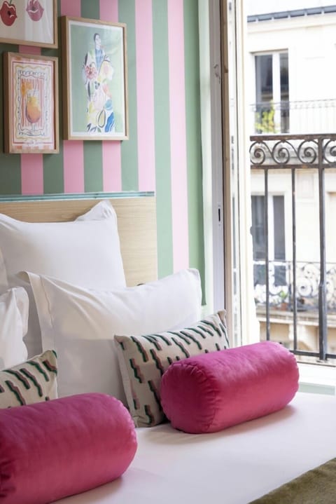 Adjacent Rooms | Hypo-allergenic bedding, in-room safe, desk, blackout drapes