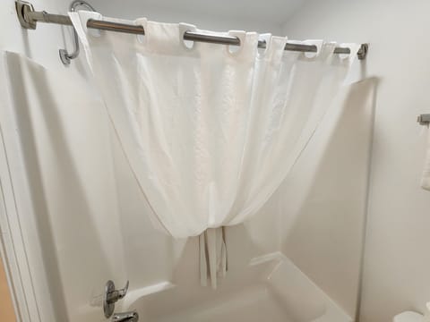 Laptop workspace, iron/ironing board, free WiFi, bed sheets