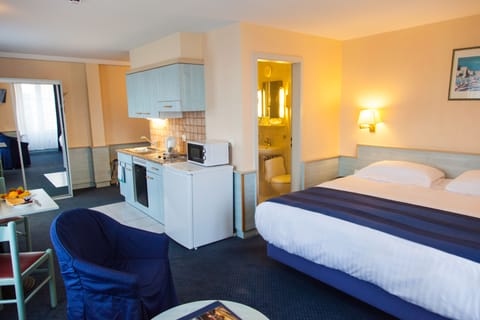 Superior Single Room | Minibar, in-room safe, desk, soundproofing