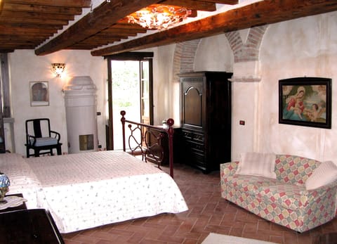 Premium bedding, minibar, cribs/infant beds, rollaway beds