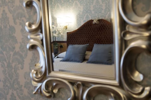 Minibar, in-room safe, blackout drapes, free WiFi