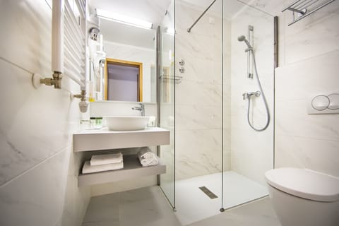 Free toiletries, hair dryer, towels