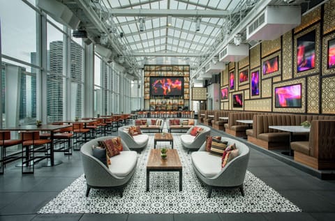 2 bars/lounges, rooftop bar