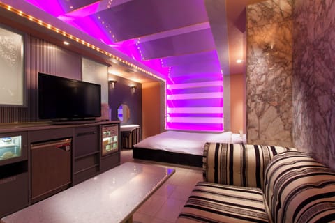 Deluxe Suite Room, Non Smoking | 1 bedroom, individually decorated, individually furnished