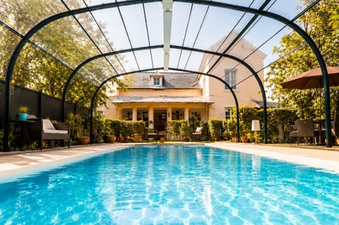 Seasonal outdoor pool, open 8:00 AM to 9:00 PM, sun loungers