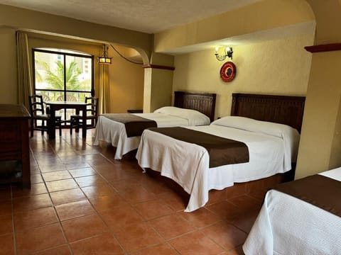 Family Quintuple | Iron/ironing board, free WiFi, bed sheets, wheelchair access