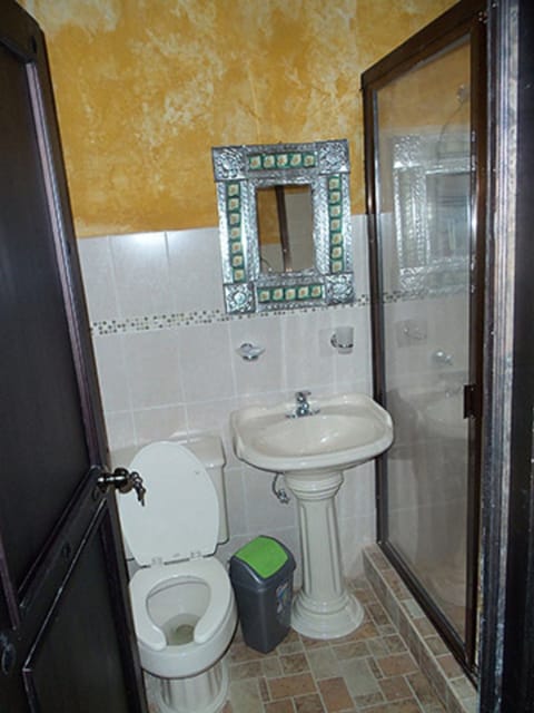 Suite, Multiple Beds | Bathroom | Shower, towels