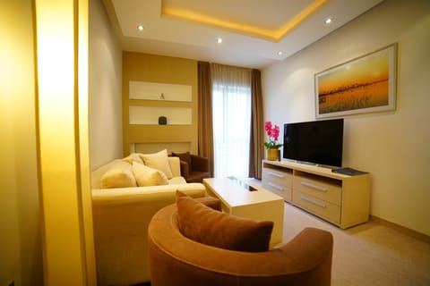 Suite | Living room | TV