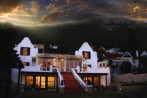 Premier House, 6 Bedrooms, Sea View | In-room safe, free WiFi, bed sheets