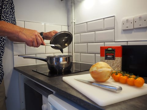 In-room safe, desk, iron/ironing board, free WiFi