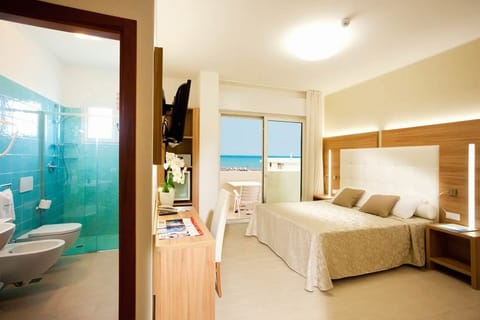 Cribs/infant beds, free WiFi