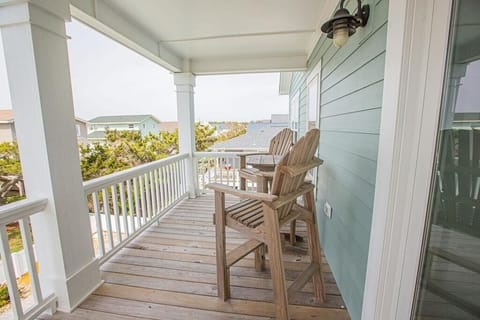 House, 4 Bedrooms | Property grounds