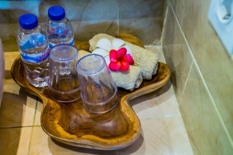 Deluxe Cottage | Minibar, in-room safe, desk, soundproofing