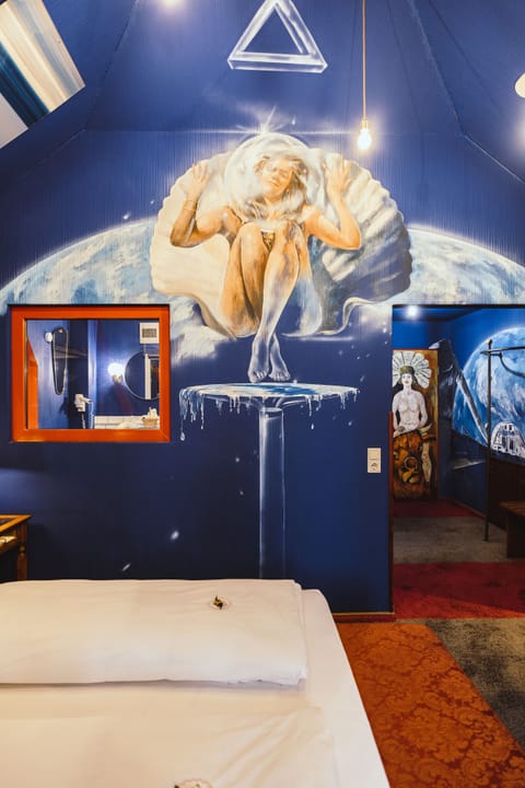 Double Room | Hypo-allergenic bedding, desk, free WiFi, bed sheets