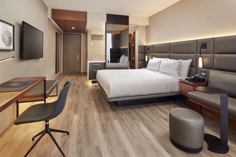 Premium bedding, in-room safe, desk, laptop workspace