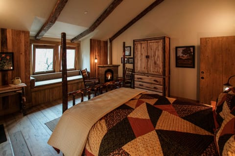 BlackBarn - Hickory Room | 1 bedroom, free WiFi, bed sheets