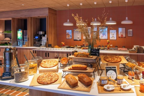 Daily buffet breakfast (EUR 14.50 per person)