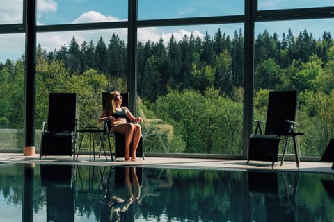 Indoor pool, sun loungers