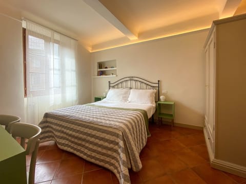 Classic Double Room | Premium bedding, down comforters, individually furnished, desk