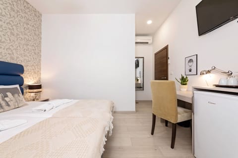 Superior Double or Twin Room | 1 bedroom, premium bedding, down comforters, in-room safe