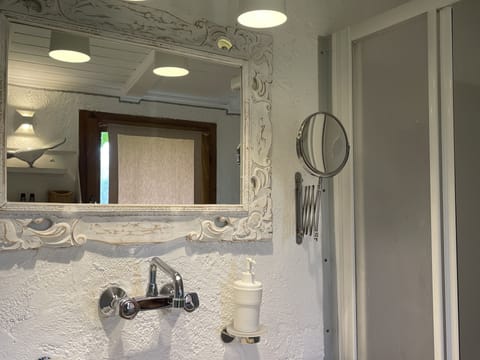 Duplex | Bathroom | Shower, rainfall showerhead, hair dryer, towels