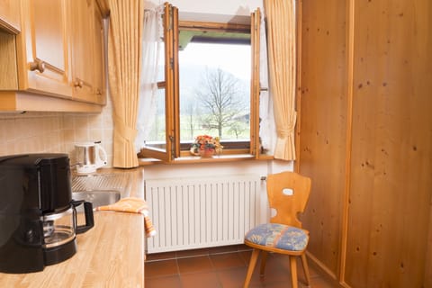 Premium Apartment, 2 Bedrooms, Balcony (4) | Private kitchen | Fridge, microwave, stovetop, coffee/tea maker