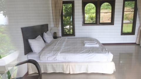 Villa with Sea View | In-room safe, desk, free WiFi, bed sheets