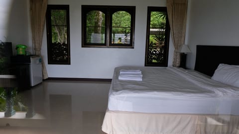 Villa with Sea View | In-room safe, desk, free WiFi, bed sheets