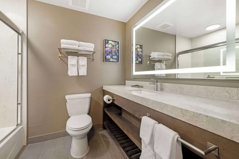 Standard Room, 2 Queen Beds, Non Smoking, Refrigerator & Microwave | Bathroom | Deep soaking tub, free toiletries, hair dryer, towels