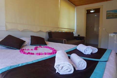 Family Quadruple Room | Free WiFi, bed sheets