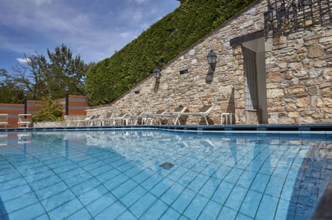 Seasonal outdoor pool, sun loungers