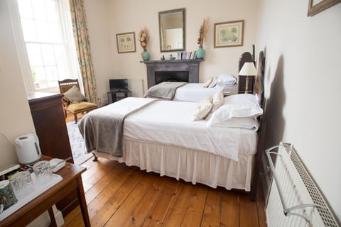 Family Room, Garden View | Egyptian cotton sheets, hypo-allergenic bedding, blackout drapes