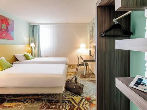 Comfort Double Room, 2 Twin Beds | Desk, laptop workspace, blackout drapes, soundproofing