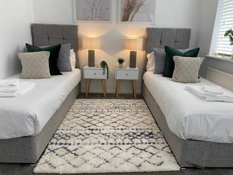 Apartment, Private Bathroom, Park View | 2 bedrooms