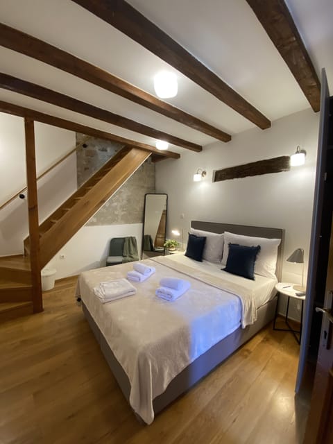 Comfort Room, Multiple Beds | Premium bedding, minibar, in-room safe, desk